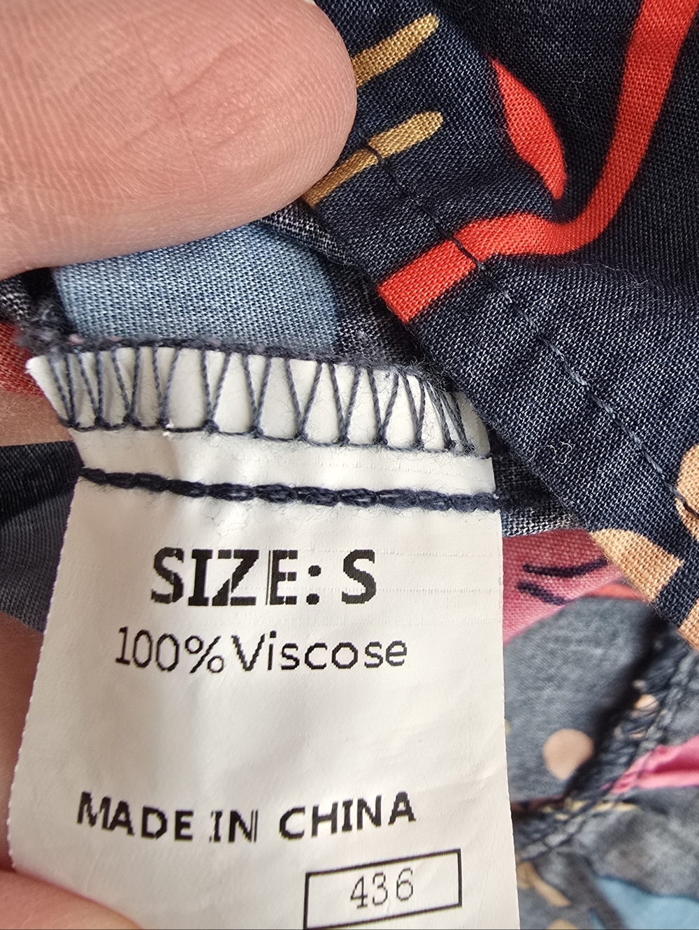 Apple Boulevard Floral Tiered V-Neck Shift Dress in Navy Floral Multi Size Small - Picture 10 of 10